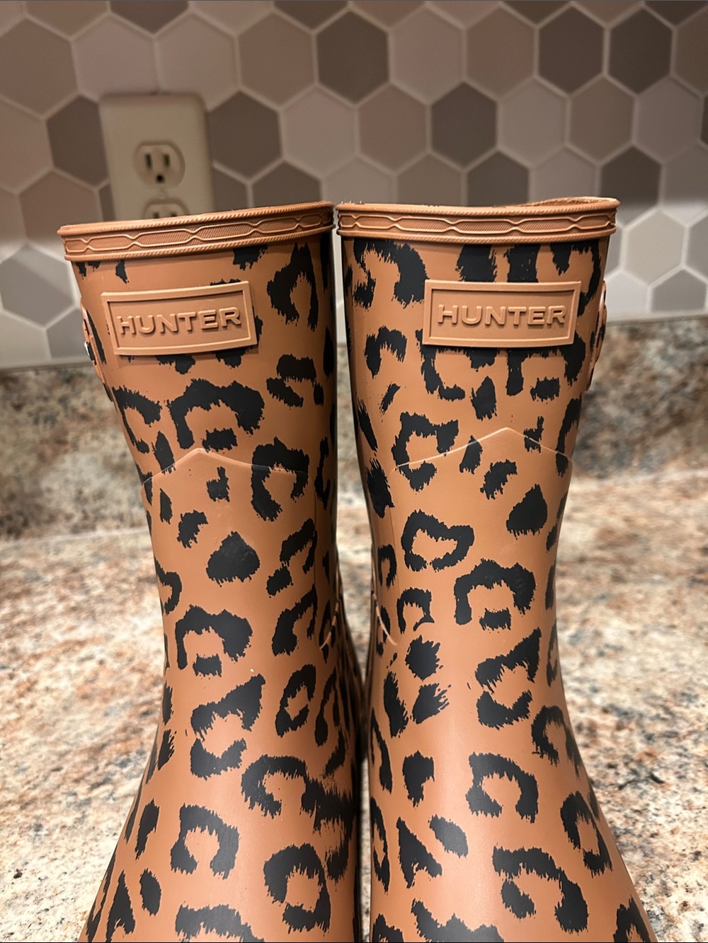 Hunter Original Refined Short Leopard Print Short Rain Boots — Worn Once 9 - Picture 12 of 14